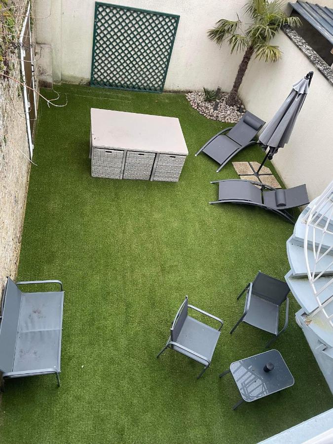 Anselme, F2 Duplex Avec Cour Commune Et Proche De La Mer ,2 Ver-sur-Mer Exterior foto